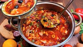 Пошаговый рецепт сборной мясной солянки
